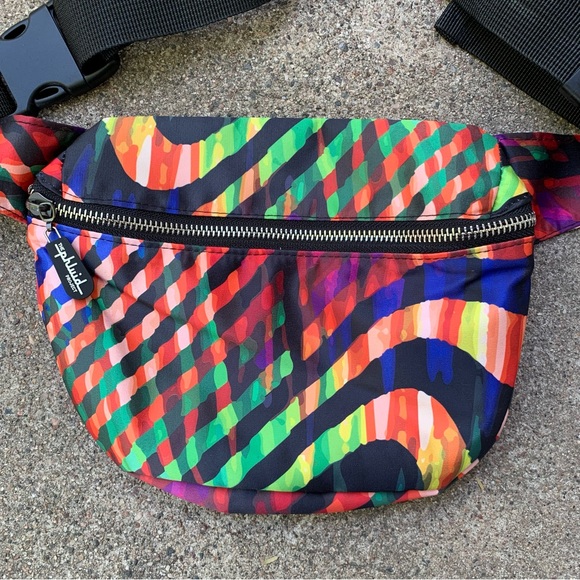 The PHLUID PROJECT // Tropical Print Travel Belt Bag Fanny Pack - Picture 4 of 4